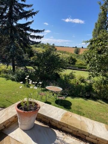 Masons Cottage, An Idyllic Retreat In An Area Of Outstanding Beauty, Close To Blenheim Palace, Oxford & The Cotswolds Stonesfield Eksteriør bilde